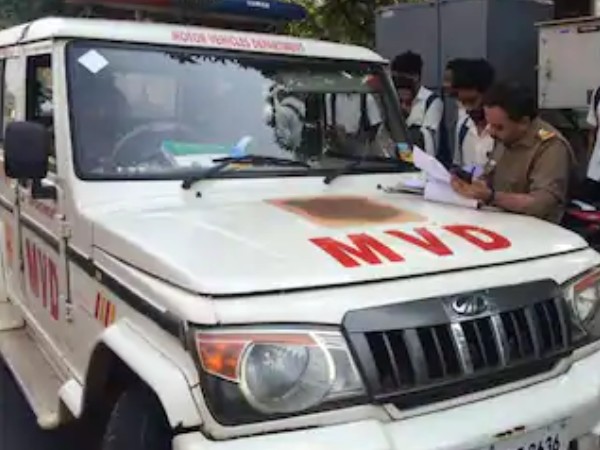 ഡ്രൈവിംഗ് ലൈസന്സില് മൊബൈല് നമ്പര് ലിങ്ക് ചെയ്യുന്നതിന് സമയ പരിധി നിശ്ചയിച്ചിട്ടില്ല; സോഷ്യൽ മീഡിയ വാർത്തകൾ വ്യാജമെന്ന് മോട്ടോർ വാഹന വകുപ്പ് ഡ്രൈവിംഗ് ലൈസന്സില് മൊബൈല് നമ്പര് ലിങ്ക് ചെയ്യുന്നതിന് സമയ പരിധി നിശ്ചയിച്ചിട്ടില്ല; സോഷ്യൽ മീഡിയ വാർത്തകൾ വ്യാജമെന്ന് മോട്ടോർ വാഹന വകുപ്പ്