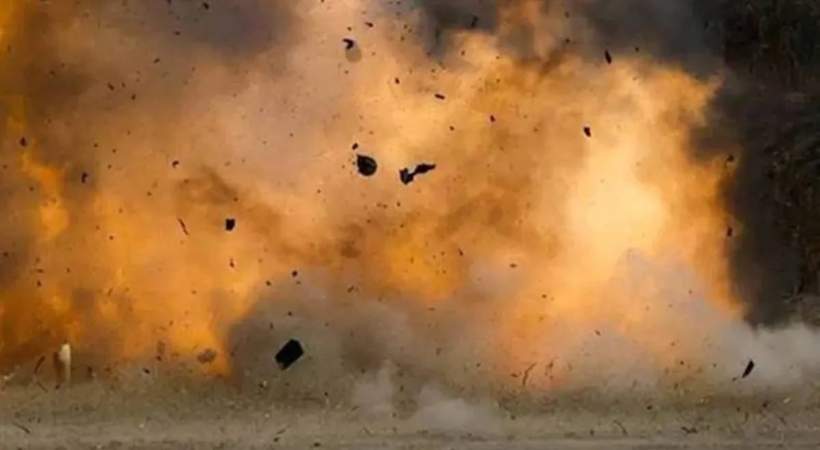 പിണറായിയില് സ്ഫോടനം; സിപിഎം പ്രവര്ത്തകന്റെ കൈപ്പത്തി അറ്റു, പൊട്ടിയത് ബോംബല്ലെന്ന് പോലിസ്