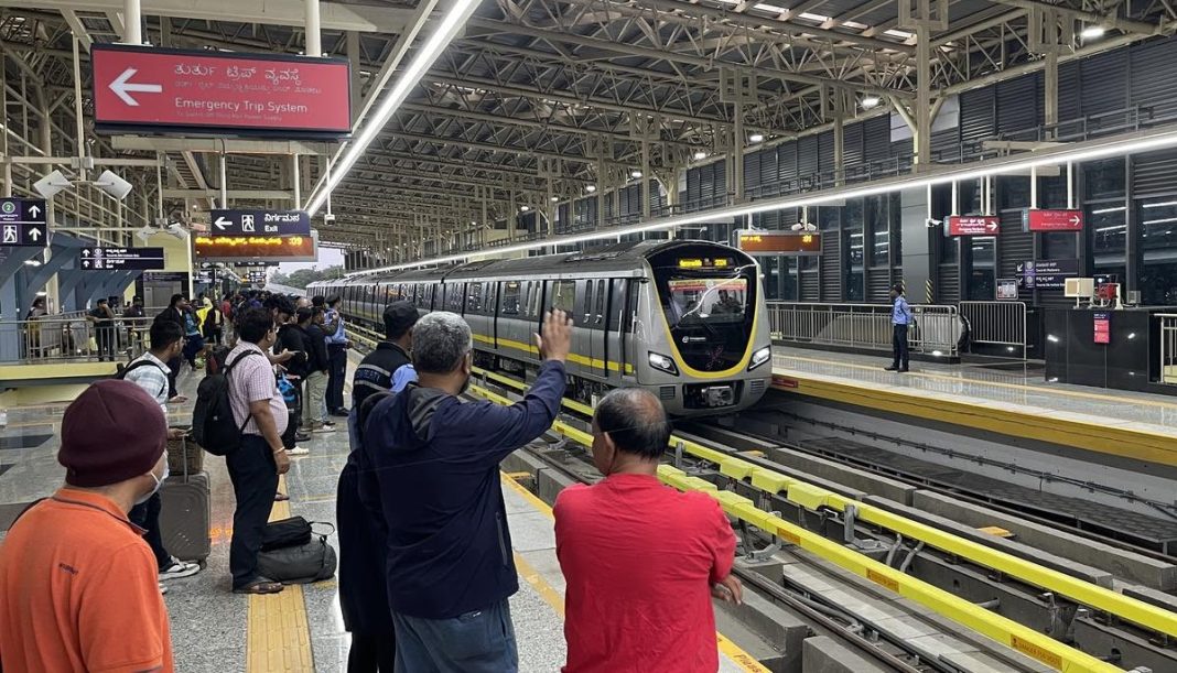 യാത്രക്കാരുടെ ആവശ്യം പരിഗണിച്ച് നമ്മ മെട്രോ: യെല്ലോ ലൈനിലെ സ്റ്റേഷനുകളില് ഇരിപ്പിട സൗകര്യം ഏര്പ്പെടുത്തി