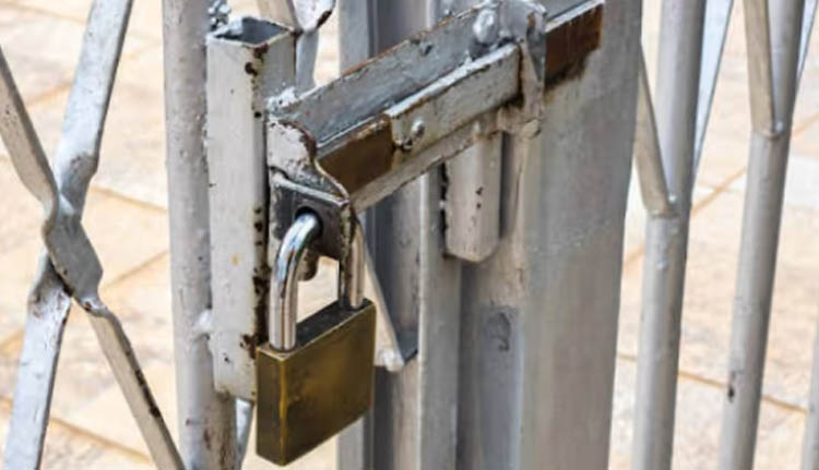 ബെംഗളൂരുവിലെ നിലവാരമില്ലാത്ത പിജികളിൽ റെയ്ഡ്, 14 എണ്ണം സീല് ചെയ്തു