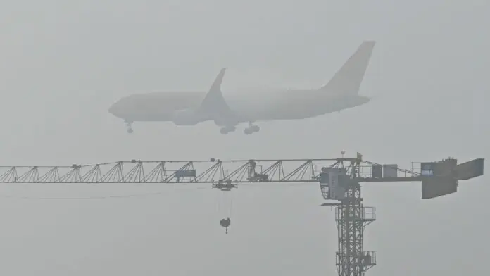 കനത്ത മൂടൽമഞ്ഞ്: ബെംഗളൂരുവിൽ 81 വിമാനങ്ങള് വൈകി