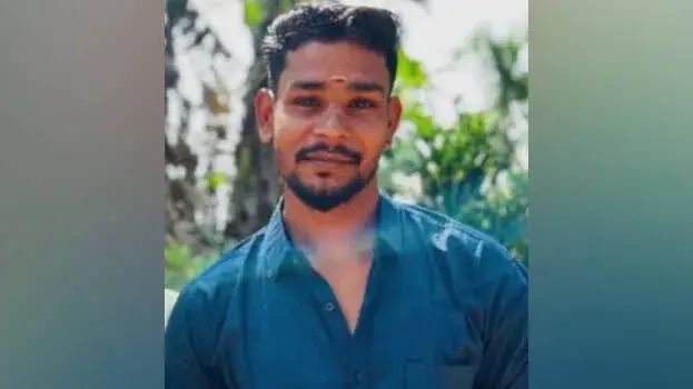 വൈദ്യുതി പോസ്റ്റില് നിന്നുവീണ് കെഎസ്ഇബി ജീവനക്കാരന് ദാരുണാന്ത്യം