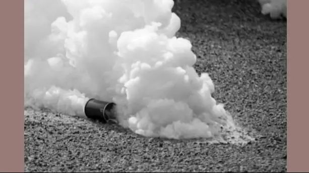 കരുനാഗപ്പള്ളിയില് പരിശീലനത്തിനിടെ ടിയര് ഗ്യാസ് പൊട്ടിത്തെറിച്ചു; മൂന്ന് പോലീസ് ഉദ്യോഗസ്ഥര്ക്ക് പരുക്ക്