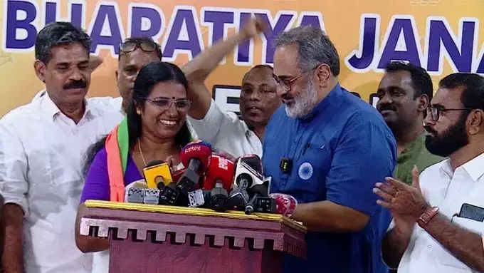 യുഡിഎഫ് കൗണ്സിലര് ബിജെപിയില് ചേര്ന്നു