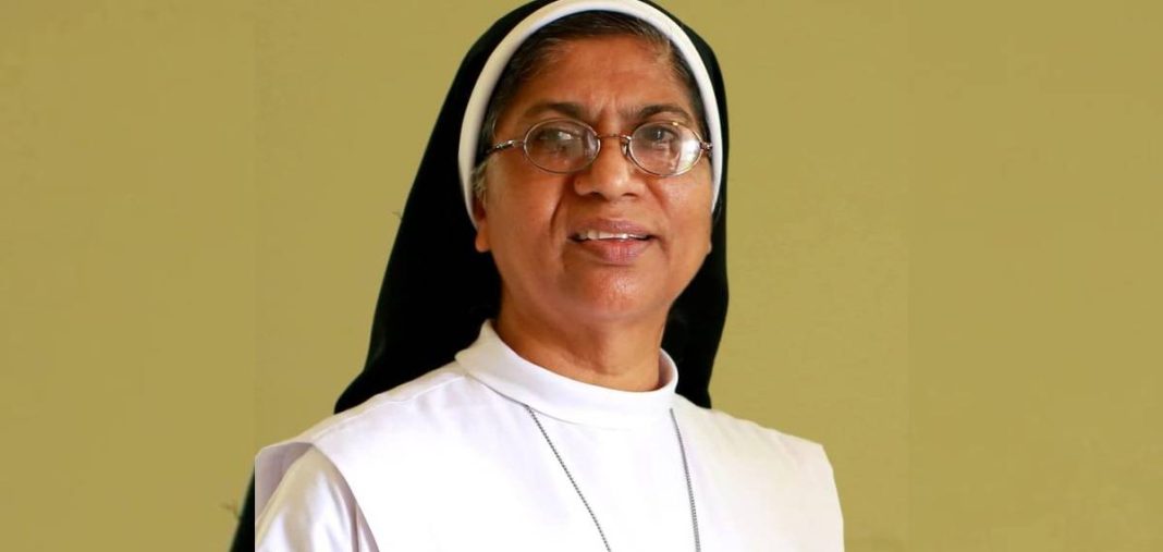 മുഖ്യമന്ത്രിയെ കൊലപ്പെടുത്തണമെന്ന ആഹ്വാനം: ടീനാ ജോസിനെതിരെ സംസ്ഥാന പോലീസ് മേധാവിക്ക് പരാതി