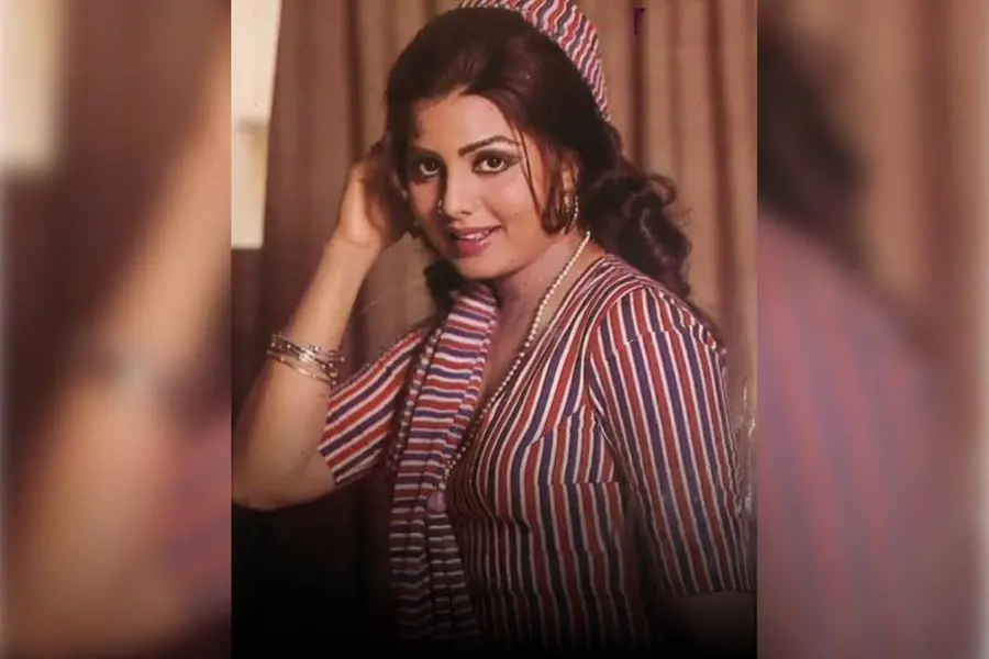 നടിയും ഗായികയുമായ സുലക്ഷണ പണ്ഡിറ്റ് അന്തരിച്ചു