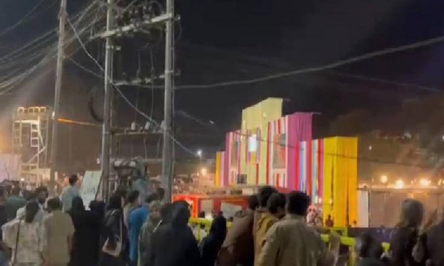 ഹനാൻ ഷായുടെ സംഗീത പരിപാടി: അനുമതി 3000 പേർക്ക്, ടിക്കറ്റ് വാങ്ങി അകത്ത് കയറ്റിയത് പതിനായിരത്തോളം പേരെ; സംഘാടകര്ക്കെതിരെ പോലീസ് കേസെടുത്തു