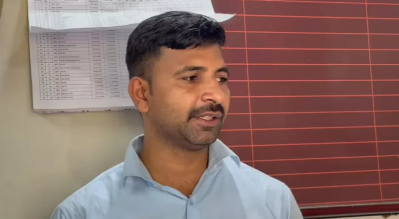 നേത്രാവതി എക്സ്പ്രസ്സിലെ പാൻട്രികാറിൽ വെള്ളം ചോദിച്ചുചെന്ന യാത്രക്കാരന്റെ ദേഹത്ത് തിളച്ച വെള്ളം ഒഴിച്ചു, ജീവനക്കാരൻ അറസ്റ്റിൽ