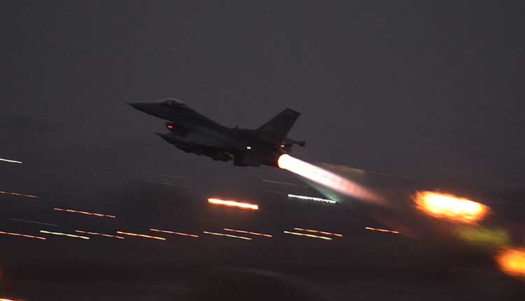 സിറിയയിലെ ഇസ്ലാമിക് സ്റ്റേറ്റ് താവളങ്ങള്ക്കുനേരെ അമേരിക്കന് വ്യോമാക്രമണം