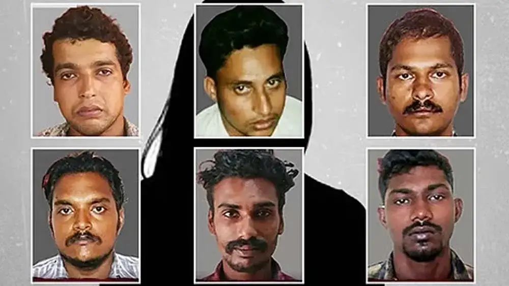 പൊട്ടിക്കരഞ്ഞ് മാര്ട്ടിൻ ആൻ്റണി, അമ്മ മാത്രമേ ഉള്ളുവെന്ന് പള്സര് സുനി; ശിക്ഷയില് ഇളവ് തേടി പ്രതികള്