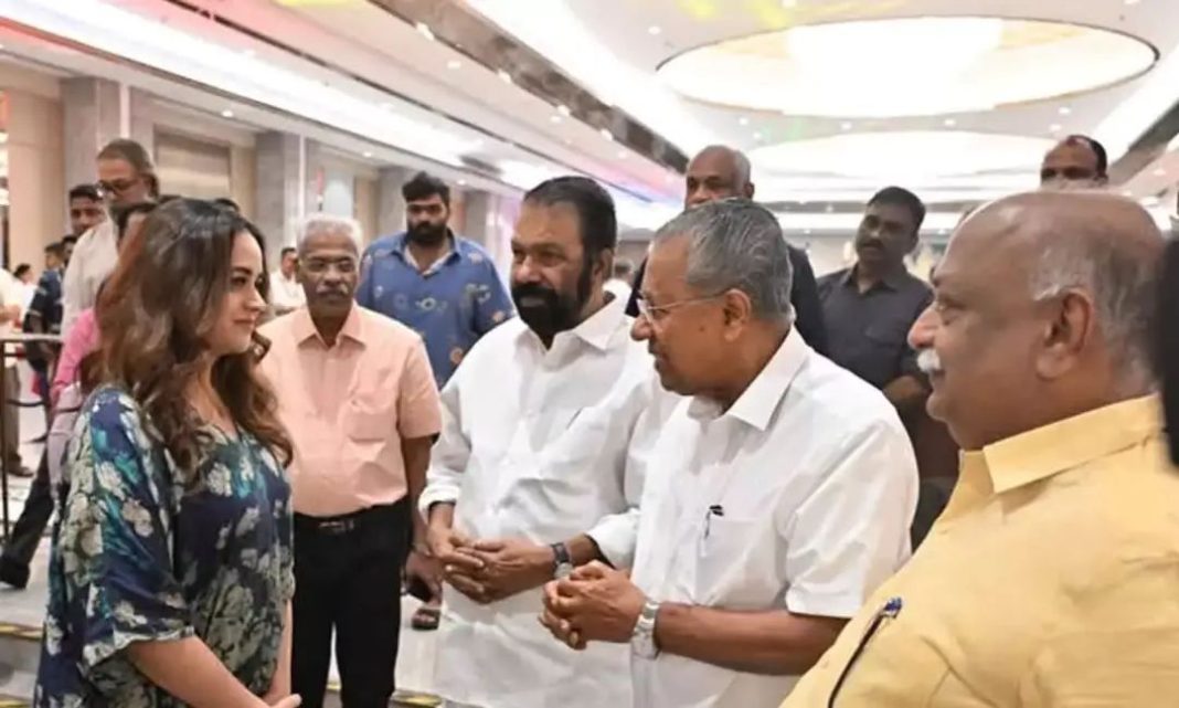 മുഖ്യമന്ത്രിയുടെ ക്രിസ്മസ് വിരുന്നില് മുഖ്യാതിഥിയായി നടി ഭാവന
