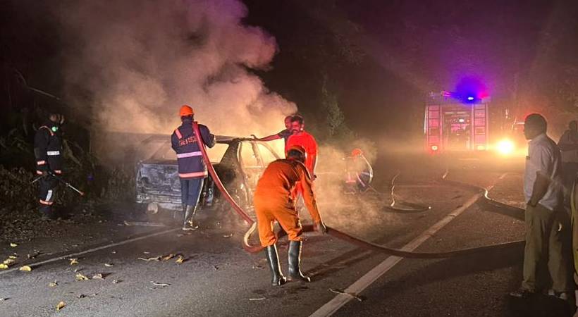 ശബരിമല തീർത്ഥാടകരുടെ വാഹനത്തിന് തീപിടിച്ചു; ആളപായമില്ല