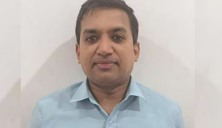 രാഹുലിനെതിരായ ലൈംഗികാതിക്രമ കേസ്: അതിജീവിതയുടെ ചിത്രവും വിവരങ്ങളും പങ്കുവച്ചു, കോൺഗ്രസ് പ്രവർത്തകൻ അറസ്റ്റിൽ