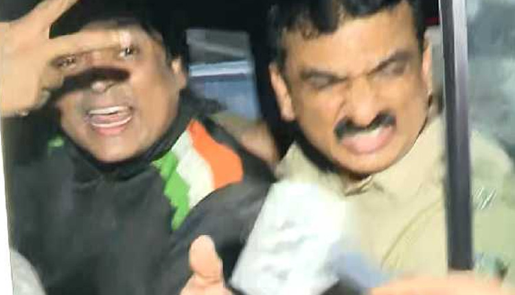 അതിജീവിതയെ അധിക്ഷേപിച്ച കേസ്; രാഹുല് ഈശ്വറിന് ജാമ്യമില്ല; 14 ദിവസത്തേക്ക് റിമാൻഡ് ചെയ്തു