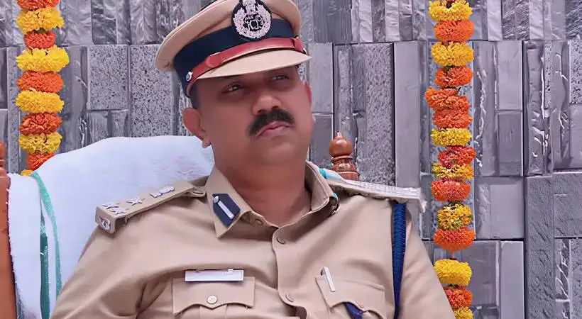 തടവുകാരില് നിന്ന് കൈക്കൂലി; ഡിഐജി വിനോദ് കുമാറിന് സസ്പെൻഷൻ