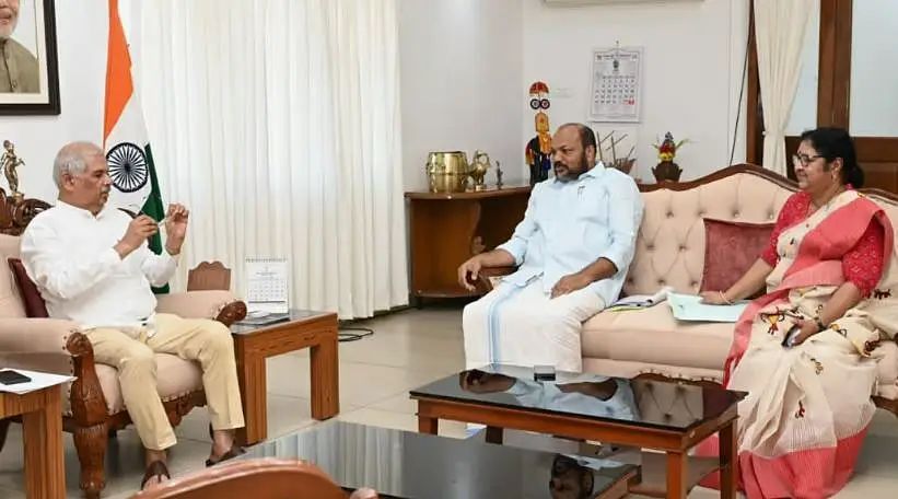 വി സി നിയമനം; വിട്ടുവീഴ്ചക്കില്ലെന്ന് ഗവര്ണറും സര്ക്കാറും