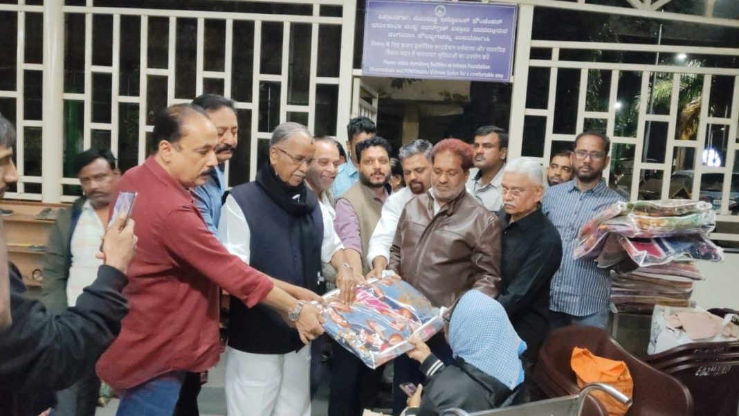 കമ്പിളി പുതപ്പ് വിതരണം