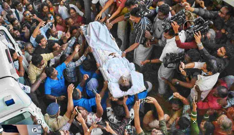 ശ്രീനിവാസന്റെ സംസ്കാരം നാളെ രാവിലെ; ഇന്ന് ഉച്ച മുതൽ എറണാകുളം ടൗൺ ഹാളിൽ പൊതുദർശനം