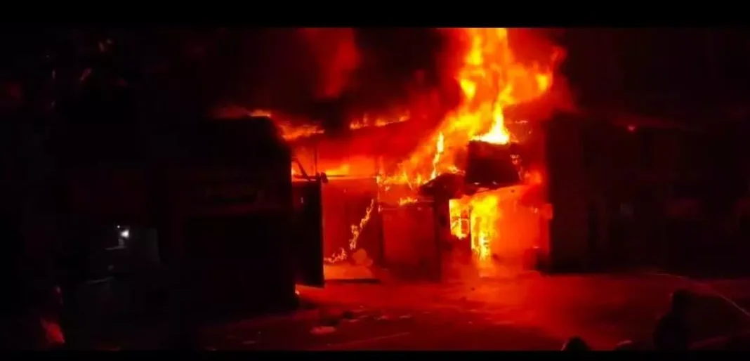 ഇലക്ട്രോണിക്സ് കടയ്ക്ക് തീപിടിച്ചു; രണ്ട് കോടിയോളം രൂപയുടെ നഷ്ടം