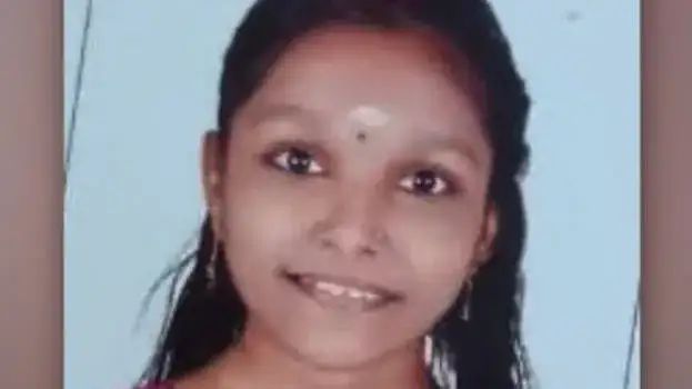 രാവിലെ സ്കൂളിലേക്ക് പോയ വിദ്യാര്ഥിനിയെ പാറമടയില് മരിച്ച നിലയില് കണ്ടെത്തി