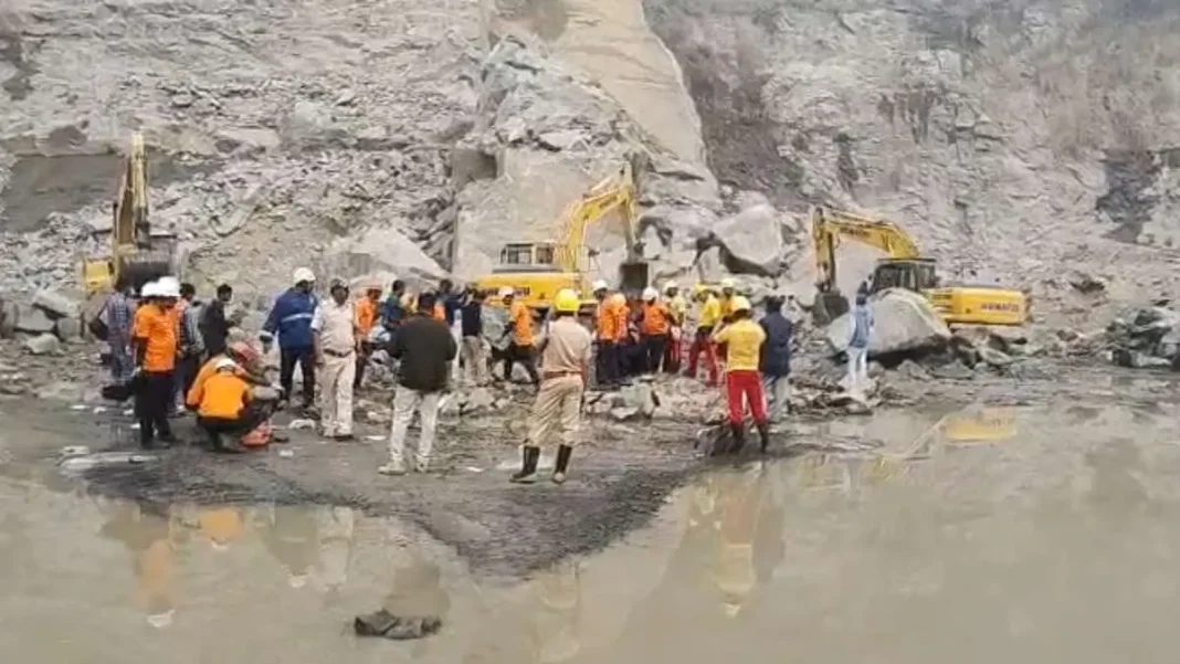 ഒഡീഷയിൽ കരിങ്കൽ ക്വാറിയിൽ വൻ അപകടം; രണ്ട് പേർ മരിച്ചു, നിരവധി പേർ കുടുങ്ങിക്കിടക്കുന്നതായി സംശയം