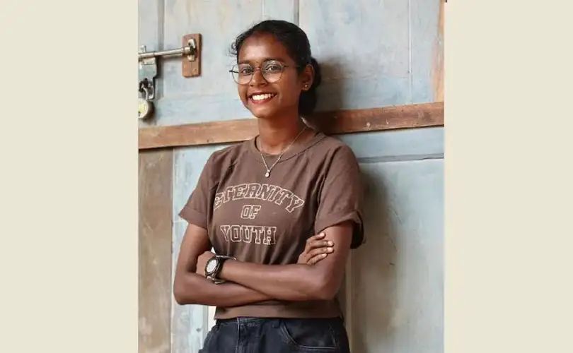 നാടൻപാട്ട് സംഘത്തിന്റെ വാഹനം മരത്തിലിടിച്ചു; ഗായികയ്ക്ക് ദാരുണാന്ത്യം