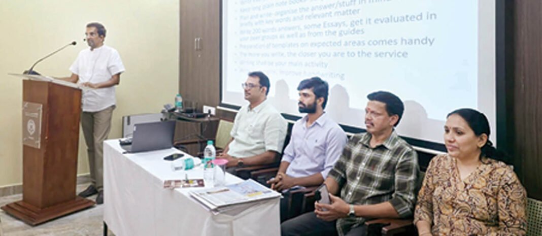 കേരളസമാജം ഐ.എ.എസ്. അക്കാദമിയിൽ ഓറിയന്റേഷൻ ക്ലാസ് കേരളസമാജം ഐ.എ.എസ്. അക്കാദമിയിൽ ഓറിയന്റേഷൻ ക്ലാസ്