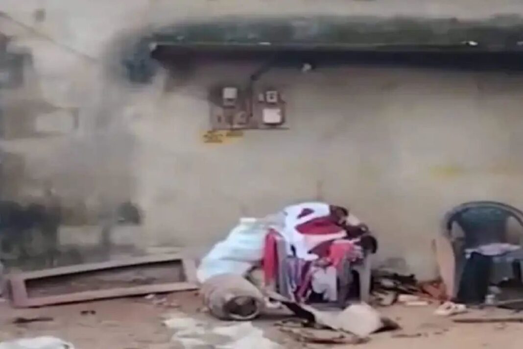 കഞ്ചാവ് വാങ്ങാൻ പണം നല്കിയില്ല; വീടിന് തീയിട്ട് യുവാവ്