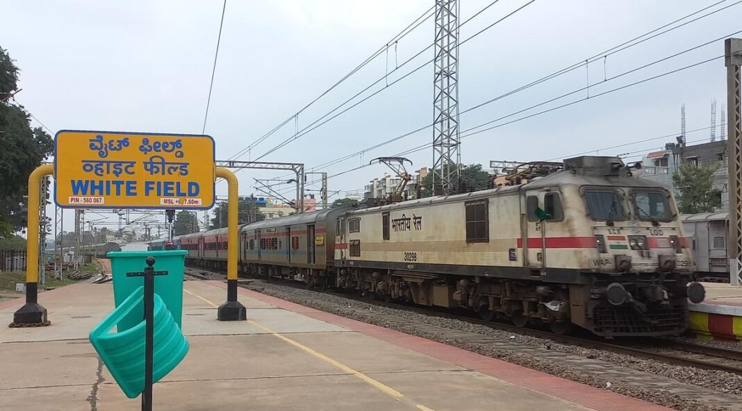 വൈറ്റ്ഫീൽഡ് സ്റ്റേഷൻ നവീകരണം; ട്രെയിന് നിയന്ത്രണം, കേരളത്തിലേക്കുള്ള വാരാന്ത്യ സ്പെഷ്യൽ റദ്ദാക്കി വൈറ്റ്ഫീൽഡ് സ്റ്റേഷൻ നവീകരണം; ട്രെയിന് നിയന്ത്രണം, കേരളത്തിലേക്കുള്ള വാരാന്ത്യ സ്പെഷ്യൽ റദ്ദാക്കി