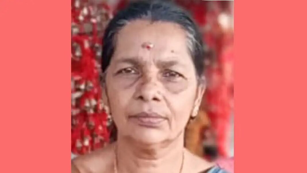 മാങ്ങ പറിക്കുന്നതിനിടയില് വൈദ്യുതി ലൈനില് തട്ടി ഷോക്കേറ്റു വീട്ടമ്മ മരിച്ചു മാങ്ങ പറിക്കുന്നതിനിടയില് വൈദ്യുതി ലൈനില് തട്ടി ഷോക്കേറ്റു വീട്ടമ്മ മരിച്ചു