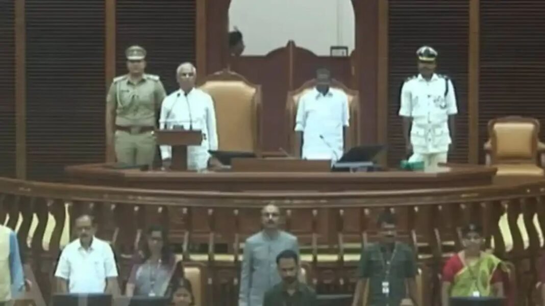 സൗജന്യ ബസ് യാത്ര, പെന്ഷന് 3000 രൂപയായി ഉയര്ത്തും; സതീശൻ സര്ക്കാരിന്റെ നയപ്രഖ്യാപനവുമായി ഗവര്ണര് സൗജന്യ ബസ് യാത്ര, പെന്ഷന് 3000 രൂപയായി ഉയര്ത്തും; സതീശൻ സര്ക്കാരിന്റെ നയപ്രഖ്യാപനവുമായി ഗവര്ണര്
