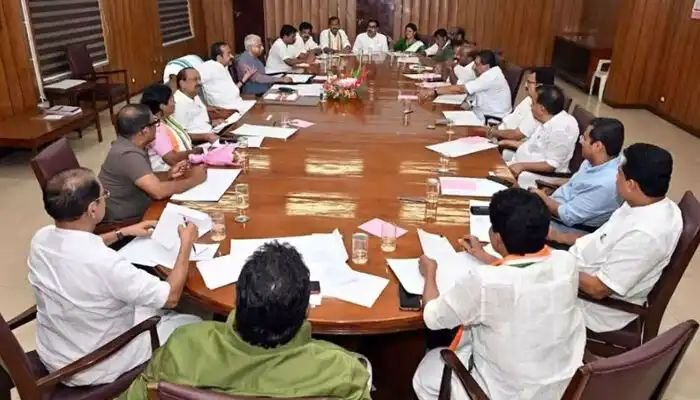 മന്ത്രിമാര്ക്ക് ജില്ലകളുടെ ചുമതല വീതിച്ചു നല്കി ഉത്തരവ്; കാസറഗോഡ് കെഎം ഷാജി, കോഴിക്കോട് അനില്കുമാര് മന്ത്രിമാര്ക്ക് ജില്ലകളുടെ ചുമതല വീതിച്ചു നല്കി ഉത്തരവ്; കാസറഗോഡ് കെഎം ഷാജി, കോഴിക്കോട് അനില്കുമാര്