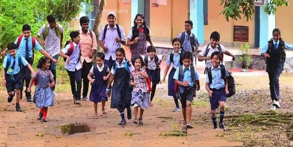 സ്കൂളുകൾ നാളെ തുറക്കും; പ്രവേശനോത്സവം സംസ്ഥാനതല ഉദ്ഘാടനം പട്ടം ഗേൾസിൽ സ്കൂളുകൾ നാളെ തുറക്കും; പ്രവേശനോത്സവം സംസ്ഥാനതല ഉദ്ഘാടനം പട്ടം ഗേൾസിൽ