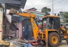 ഇടുക്കി പൂപ്പാറയില് പന്നിയാര് പുഴ കയ്യേറിയവരെ ഒഴിപ്പിക്കുന്നതിന് നടപടി തുടങ്ങി
