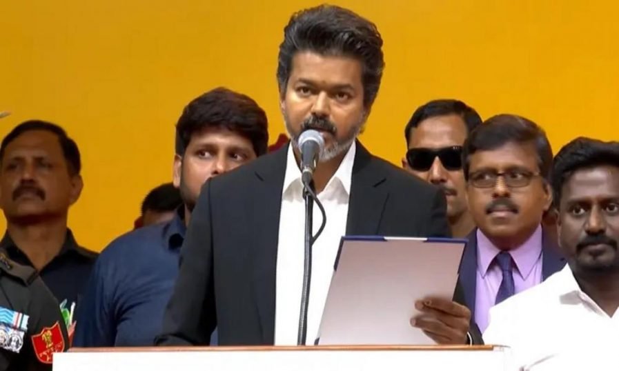 തമിഴ്നാട്ടില് ഇനി വിജയ് സര്ക്കാര്; മുഖ്യമന്ത്രിയായി സത്യപ്രതിജ്ഞ ചെയ്തു തമിഴ്നാട്ടില് ഇനി വിജയ് സര്ക്കാര്; മുഖ്യമന്ത്രിയായി സത്യപ്രതിജ്ഞ ചെയ്തു