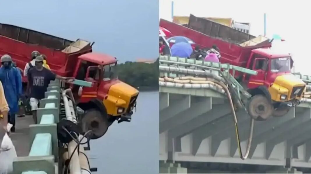 തേവര പാലത്തില് അപകടം; കൈവരി തകര്ത്ത് ലോറി തൂങ്ങിക്കിടക്കുന്ന നിലയില് തേവര പാലത്തില് അപകടം; കൈവരി തകര്ത്ത് ലോറി തൂങ്ങിക്കിടക്കുന്ന നിലയില്