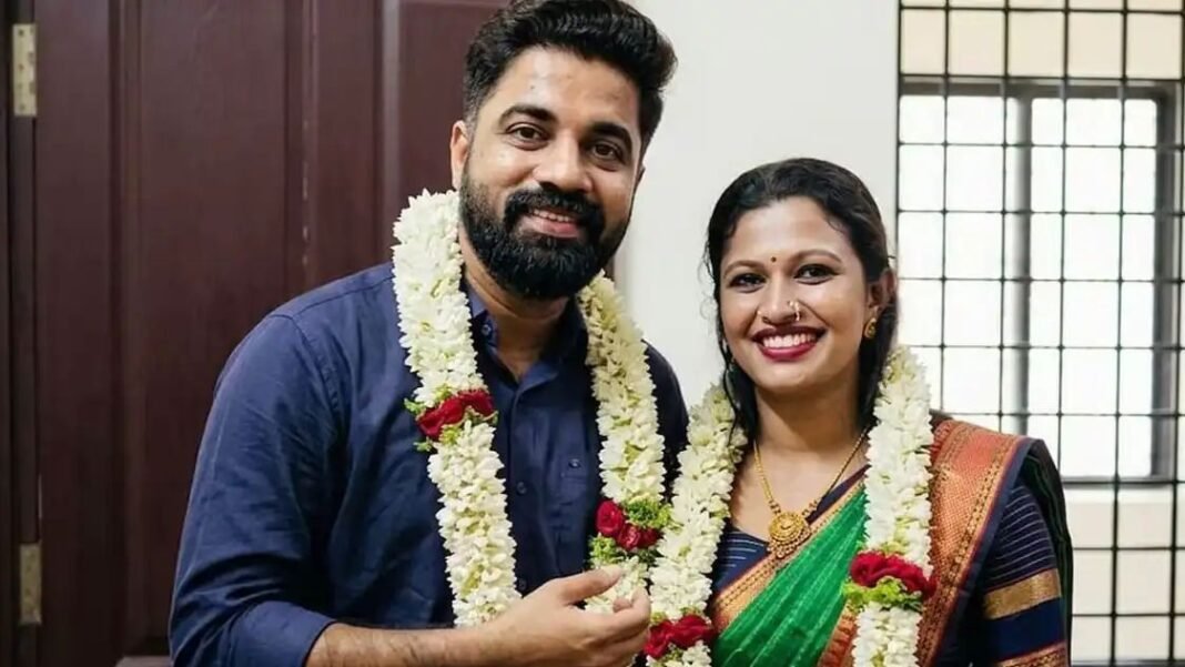 പി.എം. ആര്ഷോയും കെ. വിദ്യയും വിവാഹിതരായി പി.എം. ആര്ഷോയും കെ. വിദ്യയും വിവാഹിതരായി