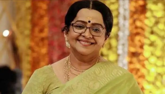 മല്ലികാ സുകുമാരൻ ‘എഎംഎംഎ’യില് നിന്ന് രാജിവെച്ചു മല്ലികാ സുകുമാരൻ ‘എഎംഎംഎ’യില് നിന്ന് രാജിവെച്ചു