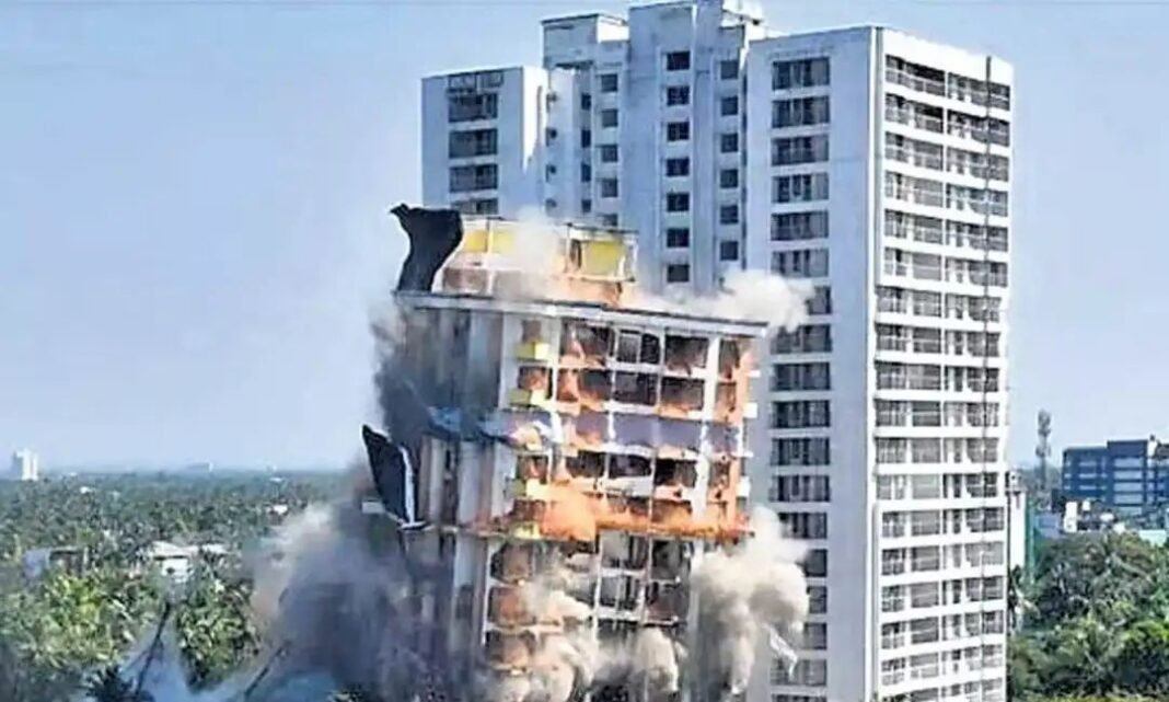 മരടിലെ അനധികൃത ഫ്ലാറ്റ് നിര്മാണത്തില് ക്രൈംബ്രാഞ്ച് കുറ്റപത്രം സമര്പ്പിച്ചു മരടിലെ അനധികൃത ഫ്ലാറ്റ് നിര്മാണത്തില് ക്രൈംബ്രാഞ്ച് കുറ്റപത്രം സമര്പ്പിച്ചു