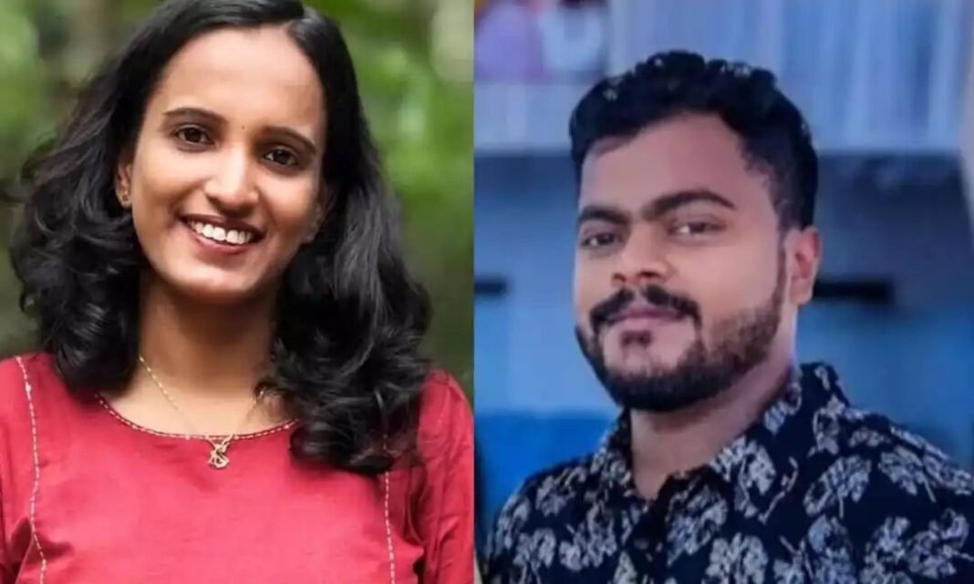 കണ്ണൂരിൽ അധ്യാപിക ജീവനൊടുക്കിയ സംഭവം: ഒളിവിലായിരുന്ന ആണ്സുഹൃത്ത് പിടിയില് കണ്ണൂരിൽ അധ്യാപിക ജീവനൊടുക്കിയ സംഭവം: ഒളിവിലായിരുന്ന ആണ്സുഹൃത്ത് പിടിയില്