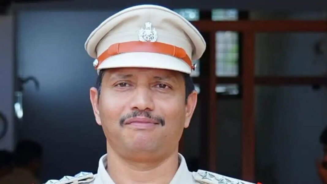 മാളയില് പോലീസ് ഓഫിസറെ മരിച്ച നിലയില് കണ്ടെത്തി മാളയില് പോലീസ് ഓഫിസറെ മരിച്ച നിലയില് കണ്ടെത്തി