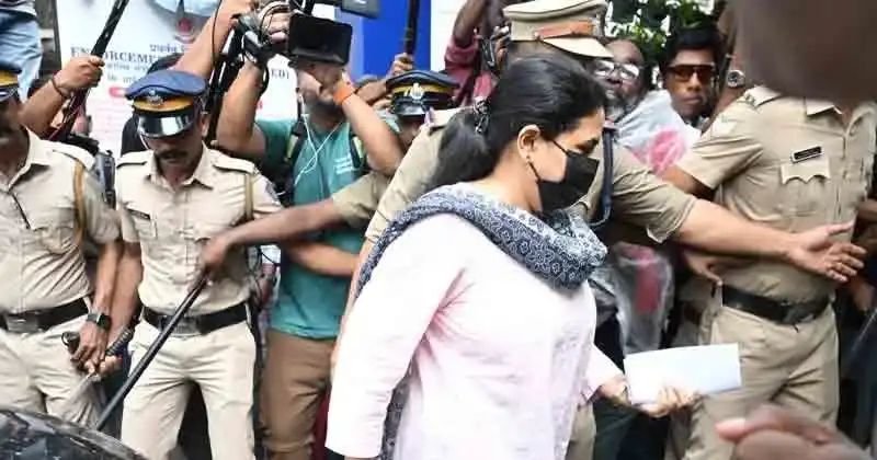 സിഎംആർഎല്-എക്സാലോജിക്ക് കേസ്; വീണ ടി ഇഡിക്ക് മുന്നില് ഹാജരായി സിഎംആർഎല്-എക്സാലോജിക്ക് കേസ്; വീണ ടി ഇഡിക്ക് മുന്നില് ഹാജരായി