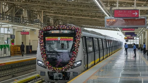 മെട്രോ പിങ്ക് ലൈനിൽ ഓഗസ്റ്റ് 15 മുതല് സർവീസ് ആരംഭിക്കും മെട്രോ പിങ്ക് ലൈനിൽ ഓഗസ്റ്റ് 15 മുതല് സർവീസ് ആരംഭിക്കും