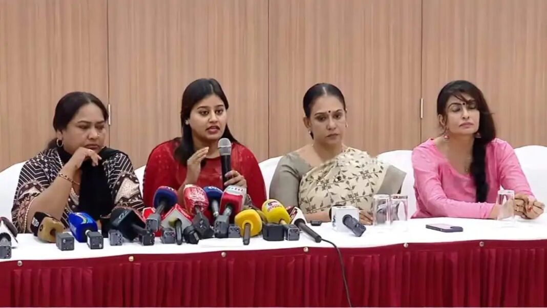 ‘ബിജെപിയില് നിന്ന് രണ്ട് കോടി വാങ്ങിയെന്ന് ബാബുരാജ് പറഞ്ഞു’; എഎംഎംഎയിലെ തര്ക്കത്തില് വിശദീകരണവുമായി നടിമാര് ‘ബിജെപിയില് നിന്ന് രണ്ട് കോടി വാങ്ങിയെന്ന് ബാബുരാജ് പറഞ്ഞു’; എഎംഎംഎയിലെ തര്ക്കത്തില് വിശദീകരണവുമായി നടിമാര്