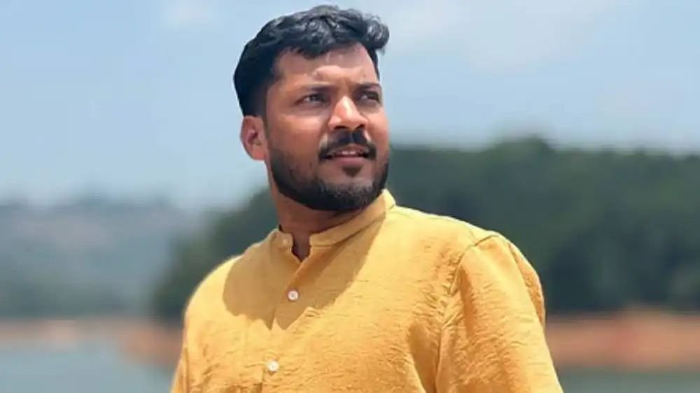 വടകര കാഫിര് സ്ക്രീൻഷോട്ട് കേസ്: മുഹമ്മദ് കാസിമിനെ പ്രതിപ്പട്ടികയില് നിന്ന് ഒഴിവാക്കി വടകര കാഫിര് സ്ക്രീൻഷോട്ട് കേസ്: മുഹമ്മദ് കാസിമിനെ പ്രതിപ്പട്ടികയില് നിന്ന് ഒഴിവാക്കി