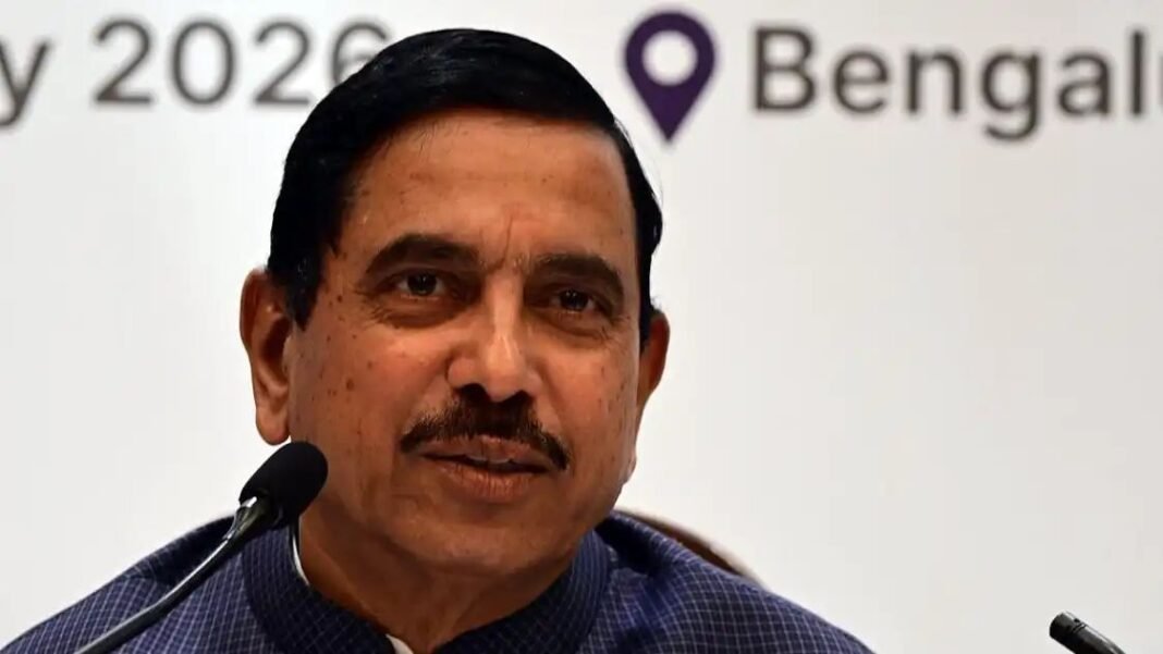 കേന്ദ്ര വിദ്യാഭ്യാസ മന്ത്രിയായി പ്രള്ഹാദ് ജോഷി ചുമതലയേറ്റു കേന്ദ്ര വിദ്യാഭ്യാസ മന്ത്രിയായി പ്രള്ഹാദ് ജോഷി ചുമതലയേറ്റു