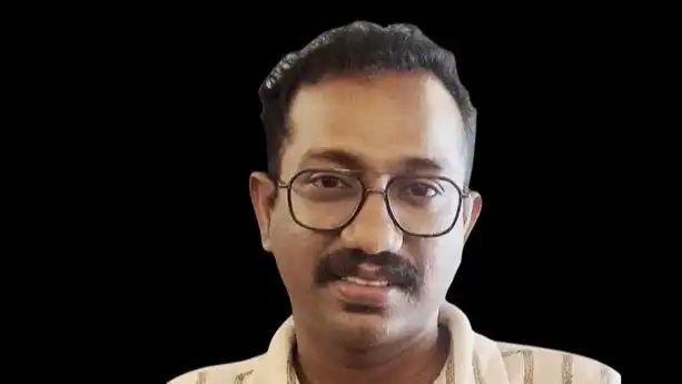 വടകരയില് ഡിവൈഎഫ്ഐ പ്രവര്ത്തകൻ കടമുറിയില് മരിച്ച നിലയില് വടകരയില് ഡിവൈഎഫ്ഐ പ്രവര്ത്തകൻ കടമുറിയില് മരിച്ച നിലയില്