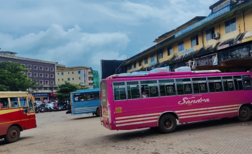 പ്രിയദര്ശിനി മൂലം സര്വീസുകള് നഷ്ടത്തില്; കാസറഗോഡ് ജില്ലയിലെ സ്വകാര്യ ബസുകൾ തിങ്കളാഴ്ച പണിമുടക്കും പ്രിയദര്ശിനി മൂലം സര്വീസുകള് നഷ്ടത്തില്; കാസറഗോഡ് ജില്ലയിലെ സ്വകാര്യ ബസുകൾ തിങ്കളാഴ്ച പണിമുടക്കും