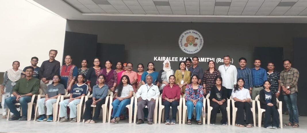 മലയാളം മിഷൻ നീലക്കുറിഞ്ഞി പരീക്ഷ; ഇത്തവണ എഴുതിയത് 10 വർഷം പഠനം പൂർത്തിയാക്കിയ 10 വിദ്യാർഥികള് മലയാളം മിഷൻ നീലക്കുറിഞ്ഞി പരീക്ഷ; ഇത്തവണ എഴുതിയത് 10 വർഷം പഠനം പൂർത്തിയാക്കിയ 10 വിദ്യാർഥികള്