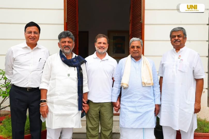 രണ്ടാംഘട്ട മന്ത്രിസഭാ വികസനം; ശിവകുമാറും സിദ്ധരാമയ്യയും ഹൈക്കമാൻഡിനെ കണ്ടു രണ്ടാംഘട്ട മന്ത്രിസഭാ വികസനം; ശിവകുമാറും സിദ്ധരാമയ്യയും ഹൈക്കമാൻഡിനെ കണ്ടു